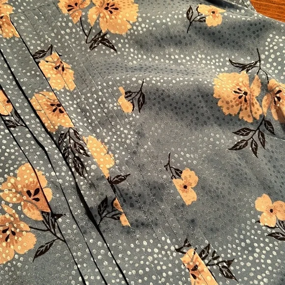 Emma & Michele silky lightweight spring summer midi length sleeveless dress - Picture 6 of 9